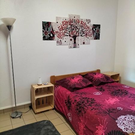 Studio Confortable Proche Des Sites Touristiques Issendolus 外观 照片