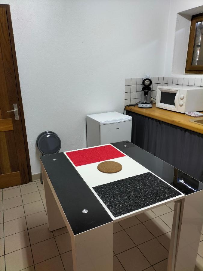 Studio Confortable Proche Des Sites Touristiques Issendolus 外观 照片